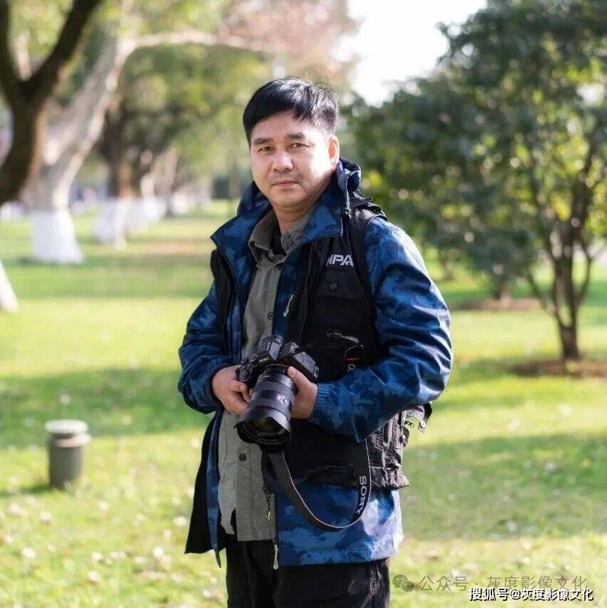 屈鹏程 荣获美国摄影学会影艺专家级会士名衔