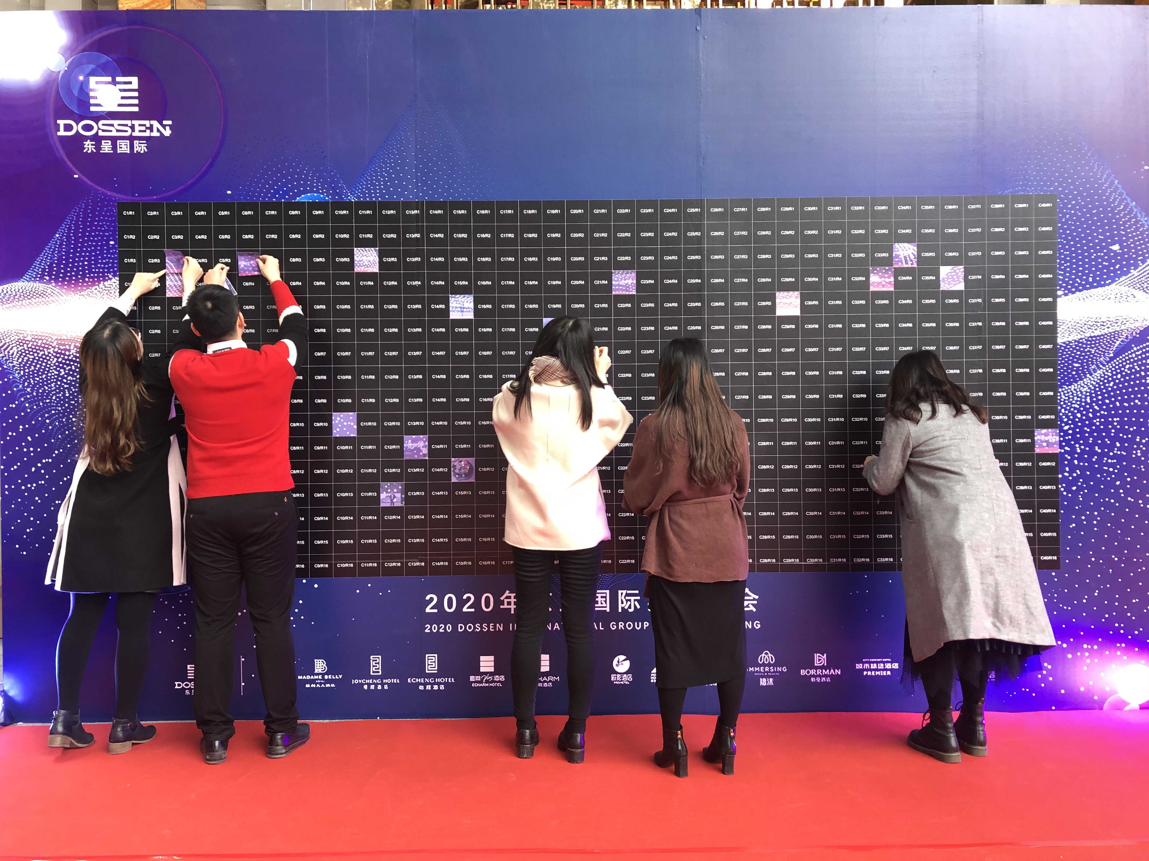 不卷明星卷民心一场文旅的“返璞归真”